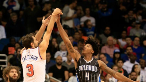 Jos&eacute; Manuel Calder&oacute;n tira a canasta ante la oposici&oacute;n de Payton