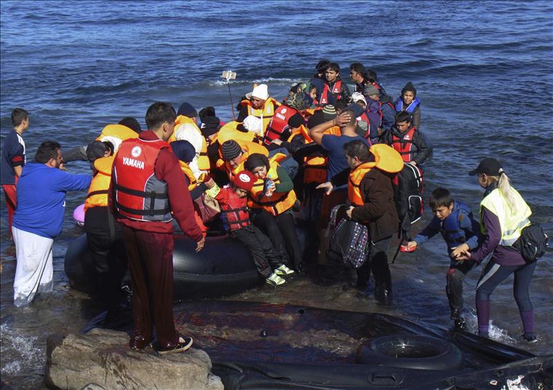 Refugiados "historias de vida": La soledad de Ahmad en un campo de refugiados de Lesbos Refugiados "historias de vida": La soledad de Ahmad en un campo de refugiados de Lesbos