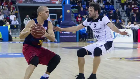 Carlos Arroyo ante Raúl López Carlos Arroyo ante Raúl López