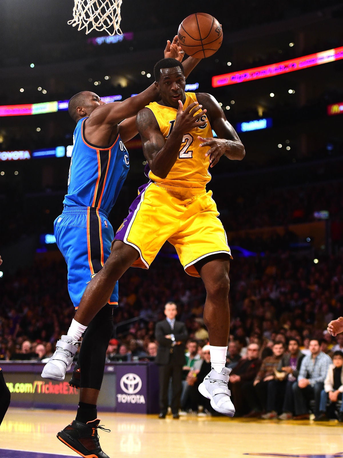 Los Thunder de Ibaka abusan de los Lakers Los Thunder de Ibaka abusan de los Lakers