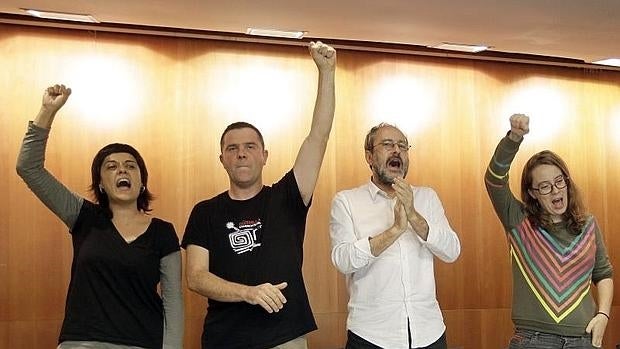 La CUP pide a Puigdemont la convocatoria "inmediata" del referéndum La CUP pide a Puigdemont la convocatoria "inmediata" del referéndum