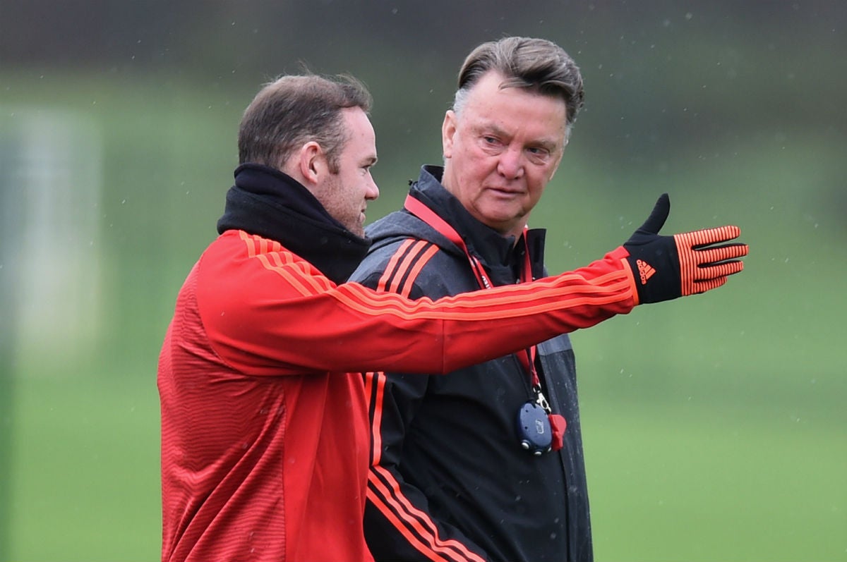 Rooney: "Luchamos por el entrenador e intentamos lograr los resultados para revertir la situación" Rooney: "Luchamos por el entrenador e intentamos lograr los resultados para revertir la situación"