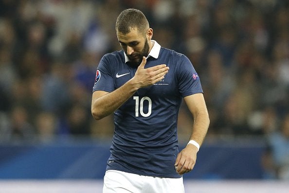 La justicia gala levanta la prohibición a Benzema de contactar con Valbuena La justicia gala levanta la prohibición a Benzema de contactar con Valbuena