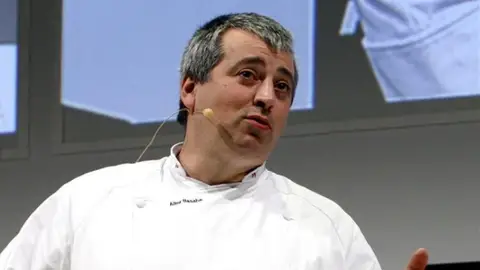 Aitor Basabe en una charla Aitor Basabe en una charla