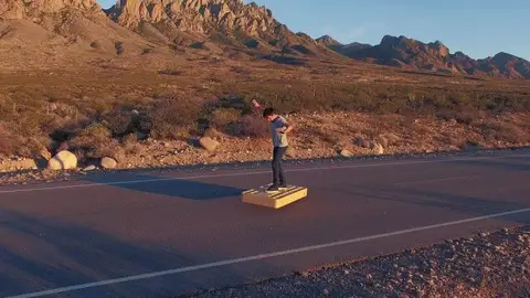 El skate de 'Regreso al Futuro', en acción El skate de 'Regreso al Futuro', en acción