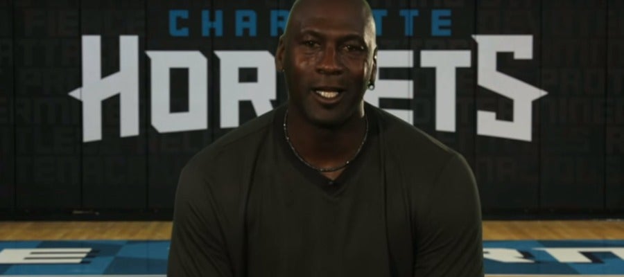 Michael Jordan, durante un vídeo de los Hornets