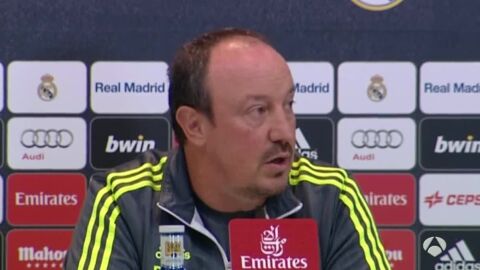 Rafa Ben&iacute;tez, durante la rueda de prensa