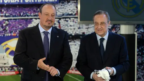Rafa Benítez, junto a Florentino Pérez el día de su presentación Rafa Benítez, junto a Florentino Pérez el día de su presentación