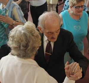 Nuestros padres y abuelos bailaban pasodoble Nuestros padres y abuelos bailaban pasodoble