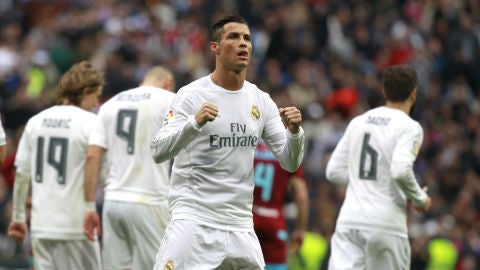 Cristiano Ronaldo celebra su primer gol contra la Real Sociedad