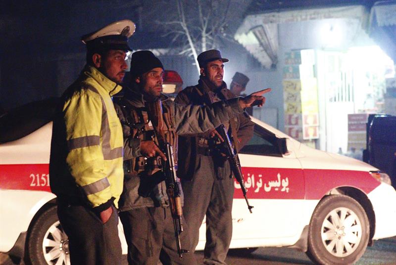 Al menos dos muertos y quince heridos en un ataque suicida en un restaurante en Kabul Al menos dos muertos y quince heridos en un ataque suicida en un restaurante en Kabul