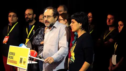 El presidente de la CUP en el Parlament, Antonio Baños, y su portavoz parlamentaria, Anna Gabriel El presidente de la CUP en el Parlament, Antonio Baños, y su portavoz parlamentaria, Anna Gabriel