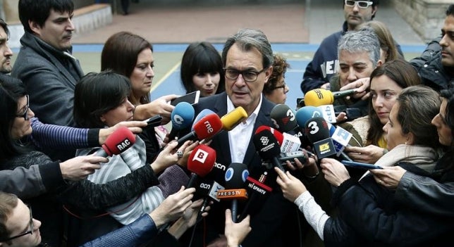 La criba mediática: "Incluso los que más han criticado a Mas están ya echándole de menos" La criba mediática: "Incluso los que más han criticado a Mas están ya echándole de menos"