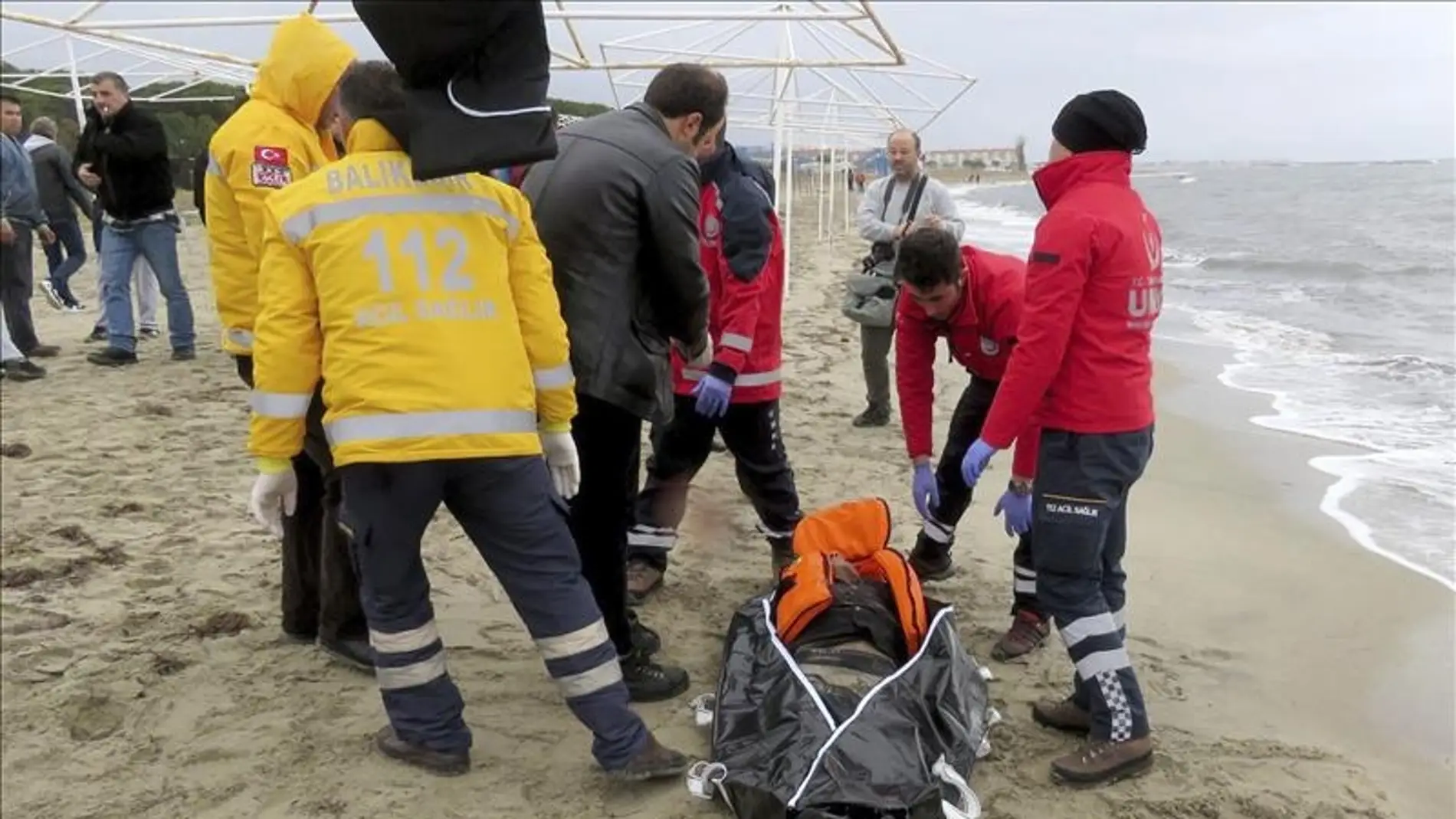 Mueren 27 refugiados al tratar de llegar a Grecia desde Turquía