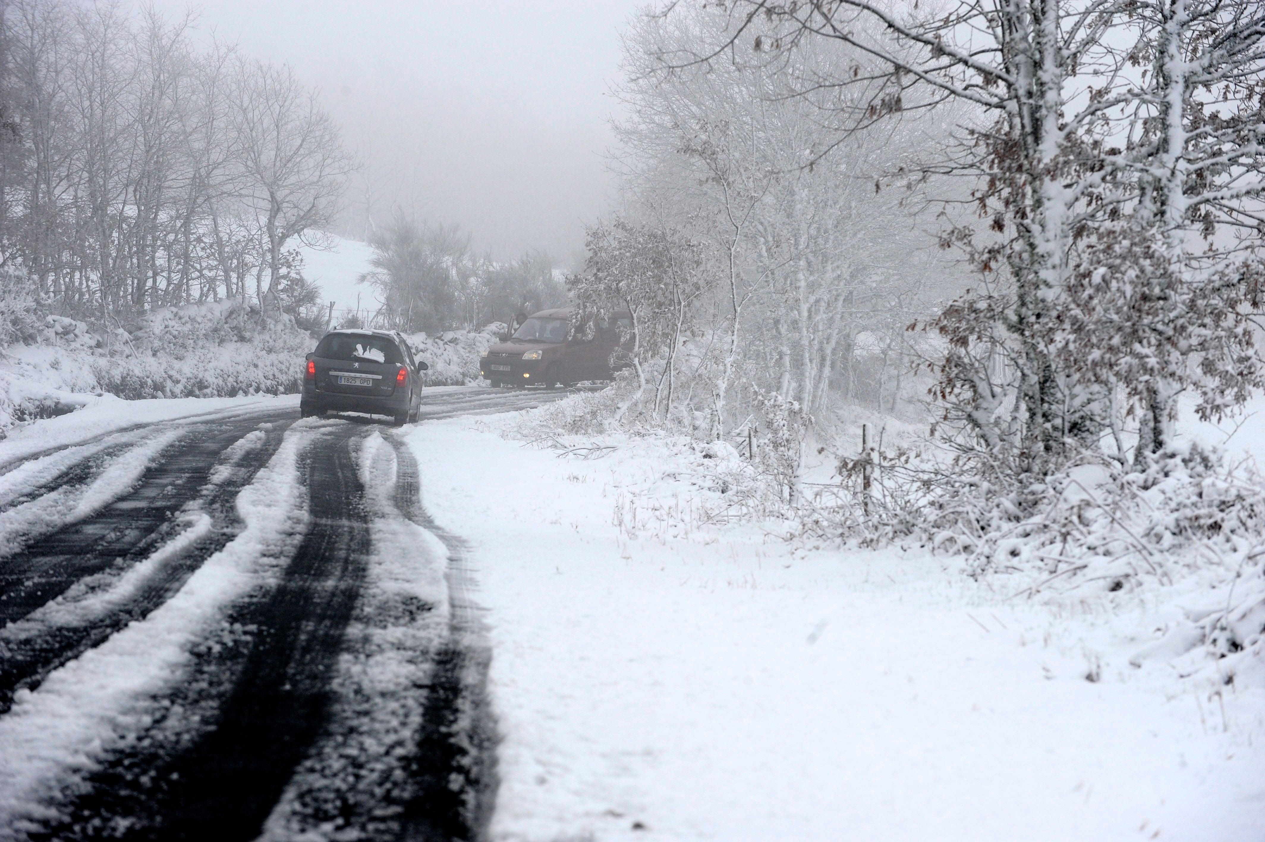 Nevadas, viento y fenómenos costeros mantienen en alerta a 18 provincias Nevadas, viento y fenómenos costeros mantienen en alerta a 18 provincias