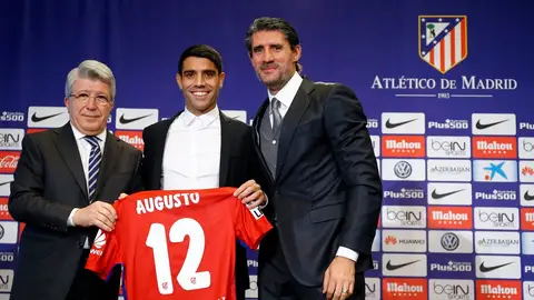 Presentación de Augusto Fernández con el Atleti Presentación de Augusto Fernández con el Atleti