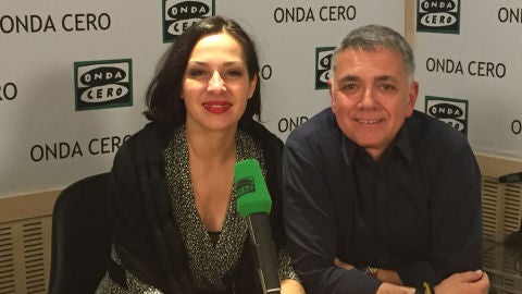 La actriz Natalia Mill&aacute;n junto a Juan Ram&oacute;n Lucas en el estudio de Onda Cero Madrid