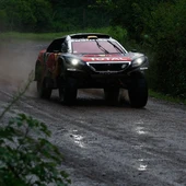 Stephane Peterhansel, a bordo de su Peugeot en el Dakar Stephane Peterhansel, a bordo de su Peugeot en el Dakar
