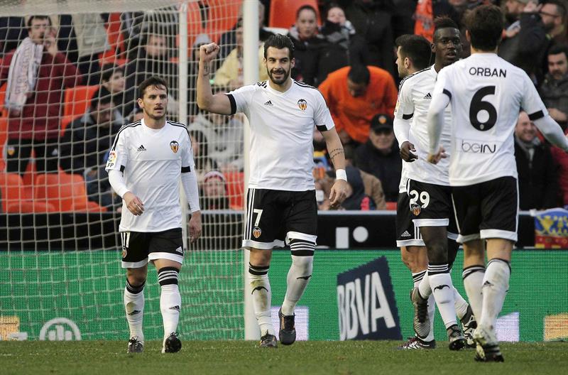 El Valencia encarrila la eliminatoria con 'hat trick' de Negredo El Valencia encarrila la eliminatoria con 'hat trick' de Negredo