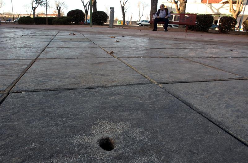 Dos muertos y tres hospitalizados por un brote de legionela en Barcelona Dos muertos y tres hospitalizados por un brote de legionela en Barcelona