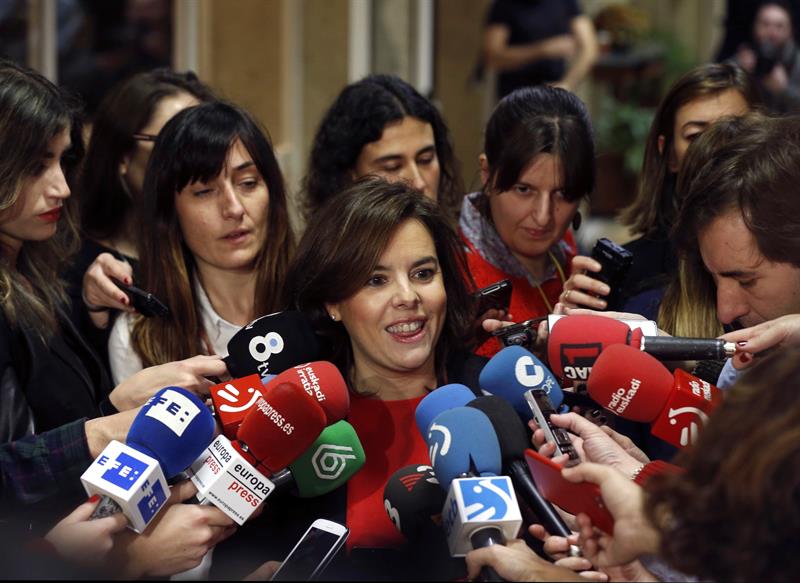 Sáenz de Santamaría ve "razonable" que la investidura empiece el 2 de agosto Sáenz de Santamaría ve "razonable" que la investidura empiece el 2 de agosto