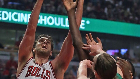 Pau Gasol en el partido contra los Celtics