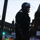 Policía antidisturbios en el centro de Birmingham (Reino Unido)