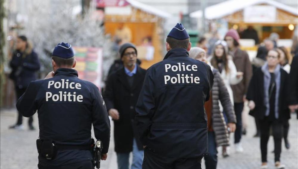 La Fiscalía belga confirma el hallazgo de cinturones, explosivos y una huella de Salah Abdeslam