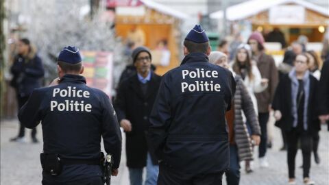 La Fiscal&iacute;a belga confirma el hallazgo de cinturones, explosivos y una huella de Salah Abdeslam