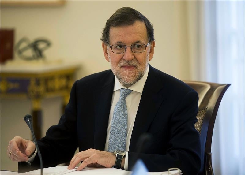 Rajoy ve a Sánchez "capaz" de hacer una coalición a ocho con los independentistas Rajoy ve a Sánchez "capaz" de hacer una coalición a ocho con los independentistas