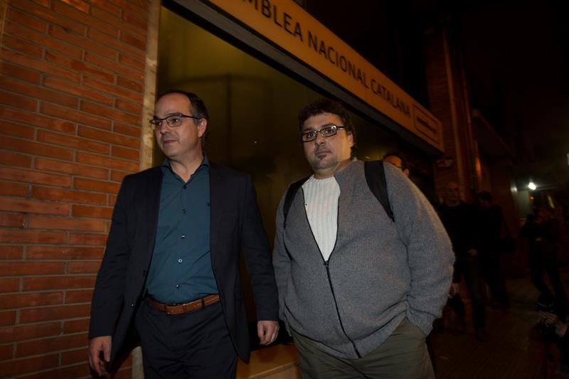 CUP y JxSí mantienen contactos sin ninguna nueva reunión prevista CUP y JxSí mantienen contactos sin ninguna nueva reunión prevista