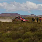 Espectadores presencian la séptima etapa del Dakar Espectadores presencian la séptima etapa del Dakar