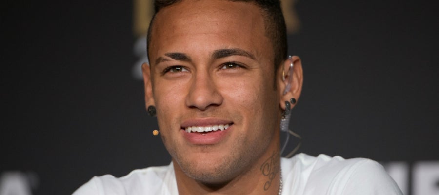 Neymar habla en la rueda de prensa del Balón de Oro