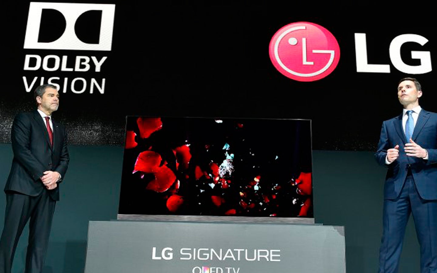 Emprendedores con More: La televisión más fina del mundo o una pantalla que se enrolla, protagonistas del Consumer Electronics Show Emprendedores con More: La televisión más fina del mundo o una pantalla que se enrolla, protagonistas del Consumer Electronics Show