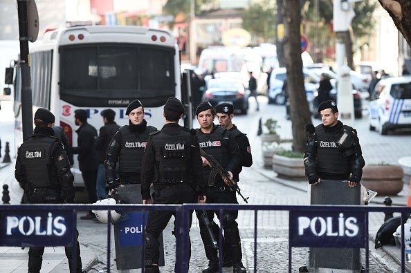Turquía detiene a 65 yihadistas tras el atentado suicida que dejó diez muertos en Estambul Turquía detiene a 65 yihadistas tras el atentado suicida que dejó diez muertos en Estambul