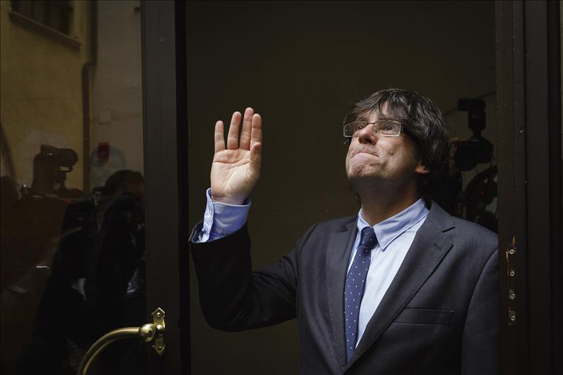 Justicia avisa de que el juramento de Puigdemont debe respetar la Constitución Justicia avisa de que el juramento de Puigdemont debe respetar la Constitución