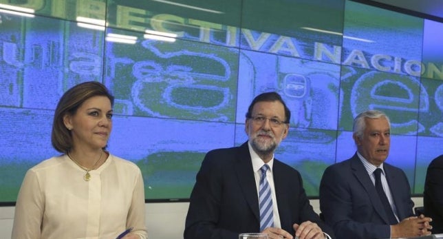 Rajoy convoca a la Junta Directiva del PP para anunciar sus candidatos a presidir el Congreso y el Senado Rajoy convoca a la Junta Directiva del PP para anunciar sus candidatos a presidir el Congreso y el Senado