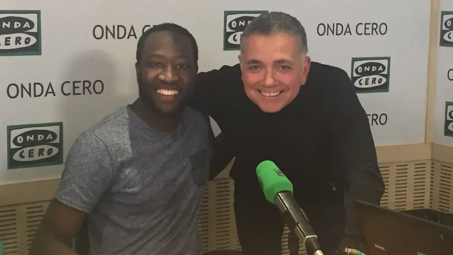 Mohamed Gerehou y Juan Ramón Lucas El periodista Mohamed Gerehou y Juan Ramón Lucas en los estudios de Onda Cero Madrid