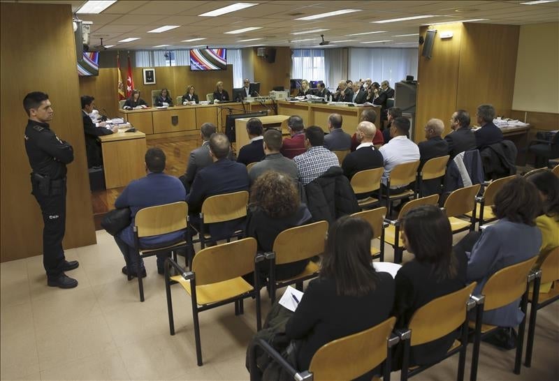 La defensa de Flores pide que se investigue a los exconcejales Núñez y Calvo La defensa de Flores pide que se investigue a los exconcejales Núñez y Calvo