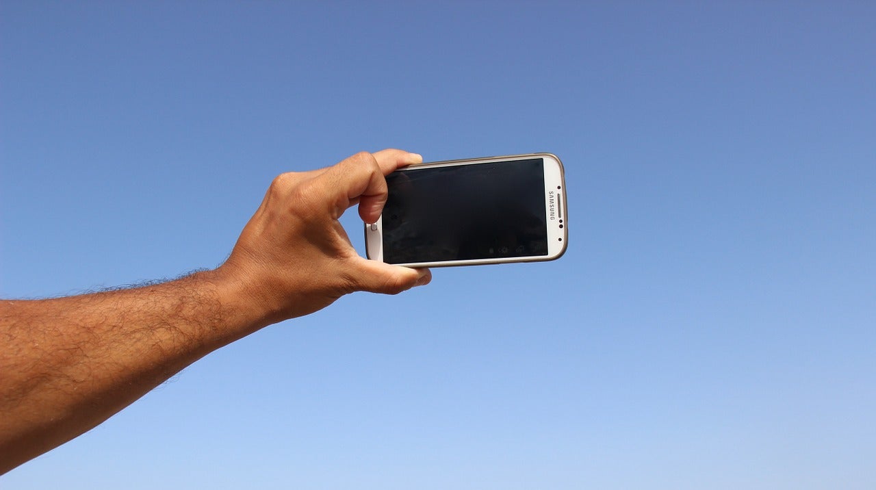 Un menor indio en estado "crítico" tras dispararse mientras se hacía un 'selfie' con un arma Un menor indio en estado "crítico" tras dispararse mientras se hacía un 'selfie' con un arma