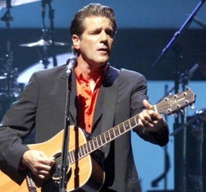 Foto de archivo del año 2001 del cantante y guitarrista Glenn Frey Foto de archivo del año 2001 del cantante y guitarrista Glenn Frey