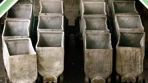 Vista de las vagonetas de una mina asturiana ( archivo). Vista de las vagonetas de una mina asturiana ( archivo).