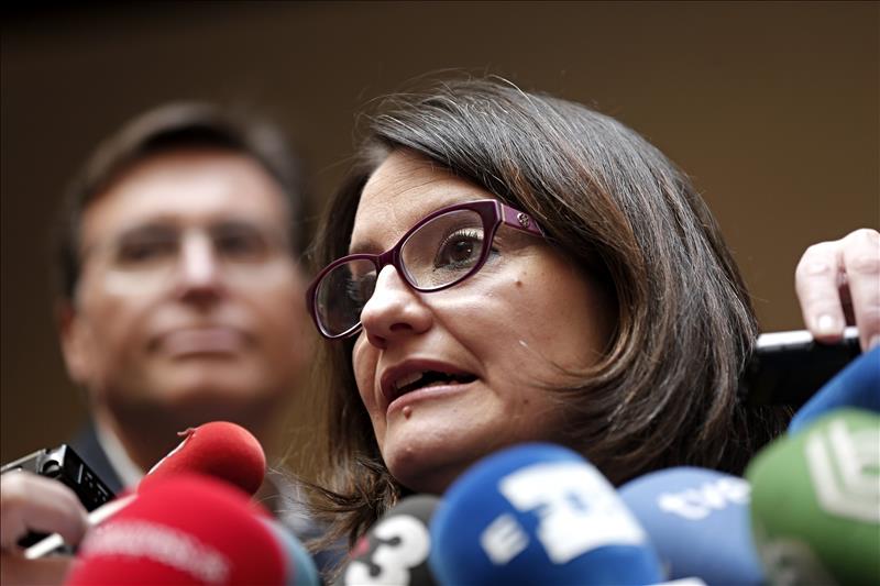 Oltra: "Es un insulto que el PSOE quiera gobernar en solitario con 90 diputados, ¿de qué van?" Oltra: "Es un insulto que el PSOE quiera gobernar en solitario con 90 diputados, ¿de qué van?"