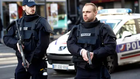 Agentes de la Policía francesa Agentes de la Policía francesa