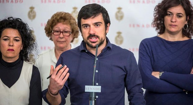Podemos no cederá senadores a CDC para que pueda tener grupo parlamentario propio Podemos no cederá senadores a CDC para que pueda tener grupo parlamentario propio