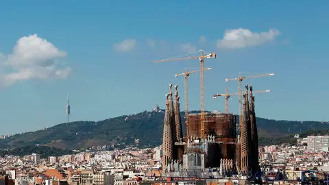 Cielo prácticamente despejado en Barcelona Cielo prácticamente despejado en Barcelona