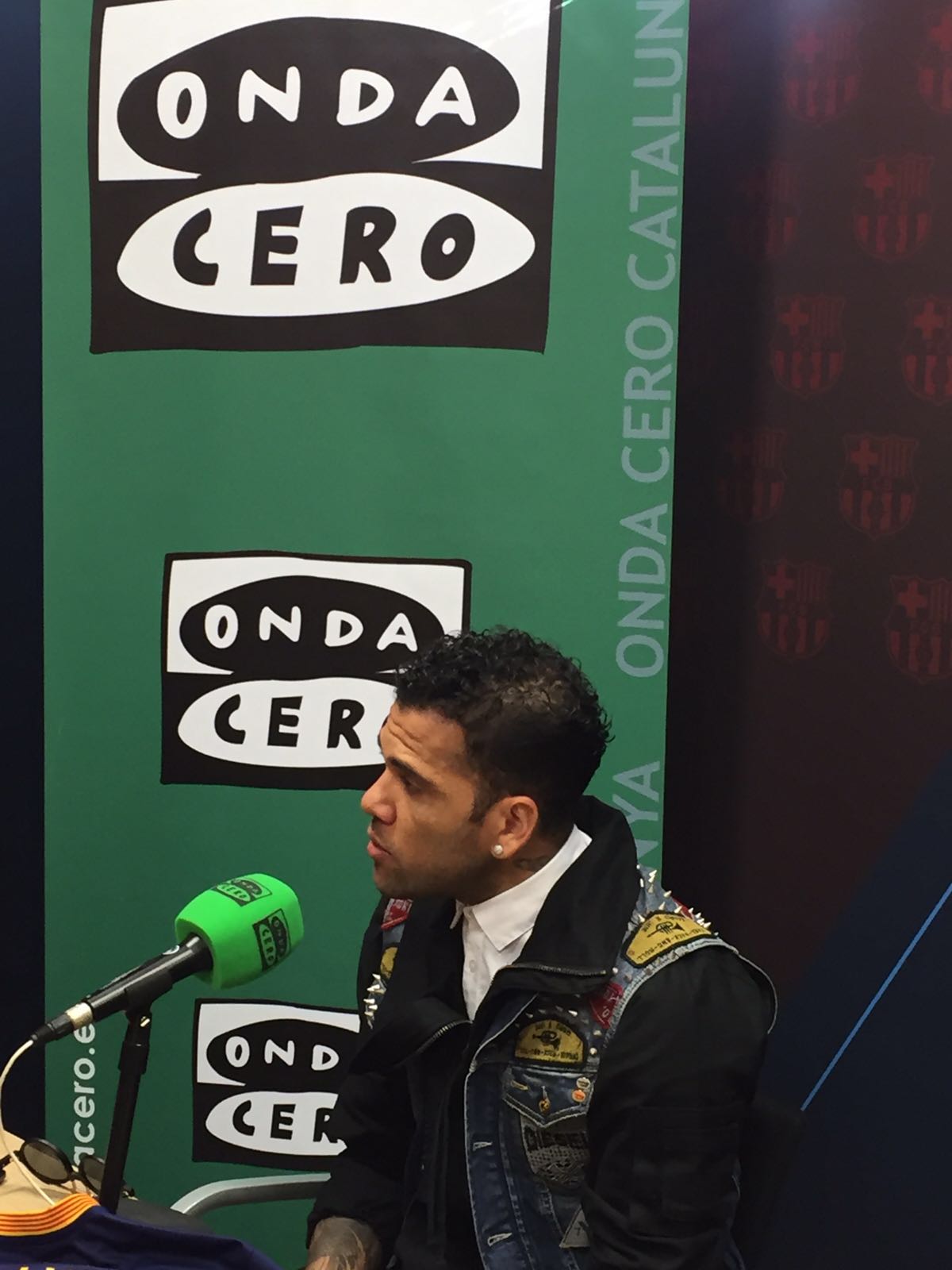 Dani Alves: "No me enfadé con Ronaldo porque manipularon lo que dije" Dani Alves: "No me enfadé con Ronaldo porque manipularon lo que dije"
