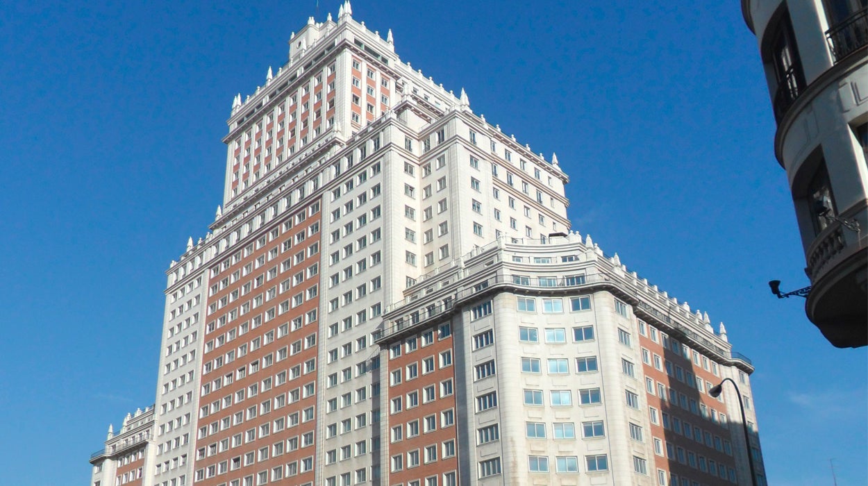 El grupo chino Wanda pone a la venta el Edificio España El grupo chino Wanda pone a la venta el Edificio España