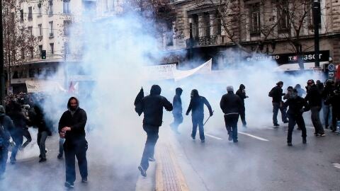 Incidentes en la manifestaci&oacute;n en Atenas contra los reformas de las pensiones de Tsipras