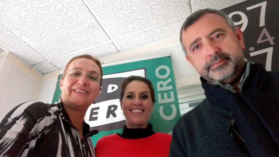 Sonia Mar&iacute;n visita los estudios de Onda Cero Marbella
